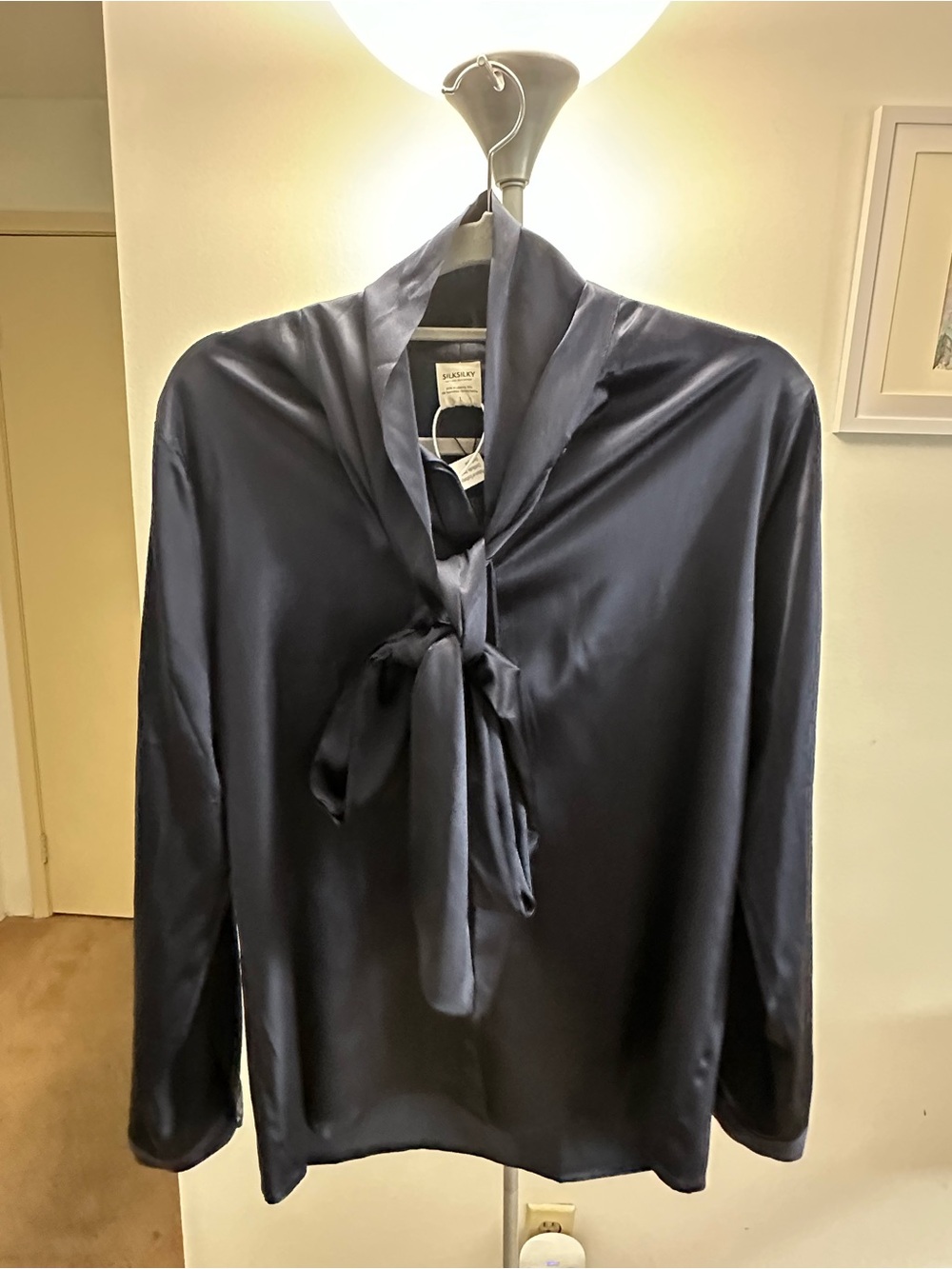 Silksilky Long Sleeve lNavy Tie-Neck Blouse in Size L